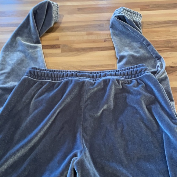 Victoria’s Secret PINK lounge velour skinny joggers - Picture 6 of 8